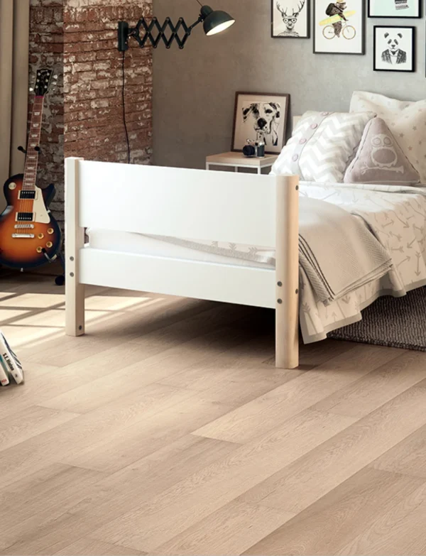 Suelo laminado de roble aserrado 24T